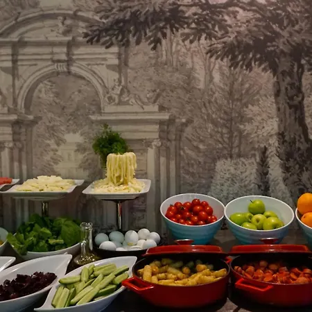 Raymond Hotel Old City-3